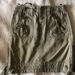 AEO vintage Army green Cargo Skirt side details